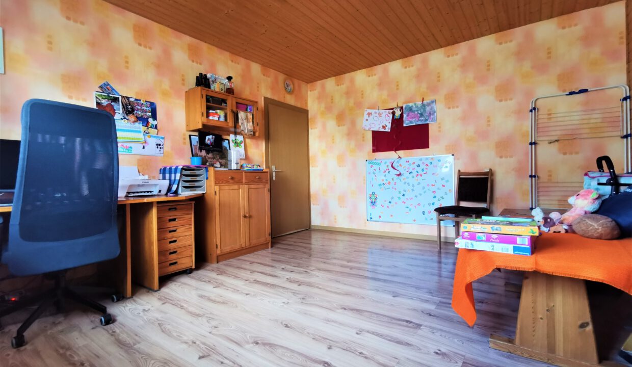 Büro/Kinderzimmer